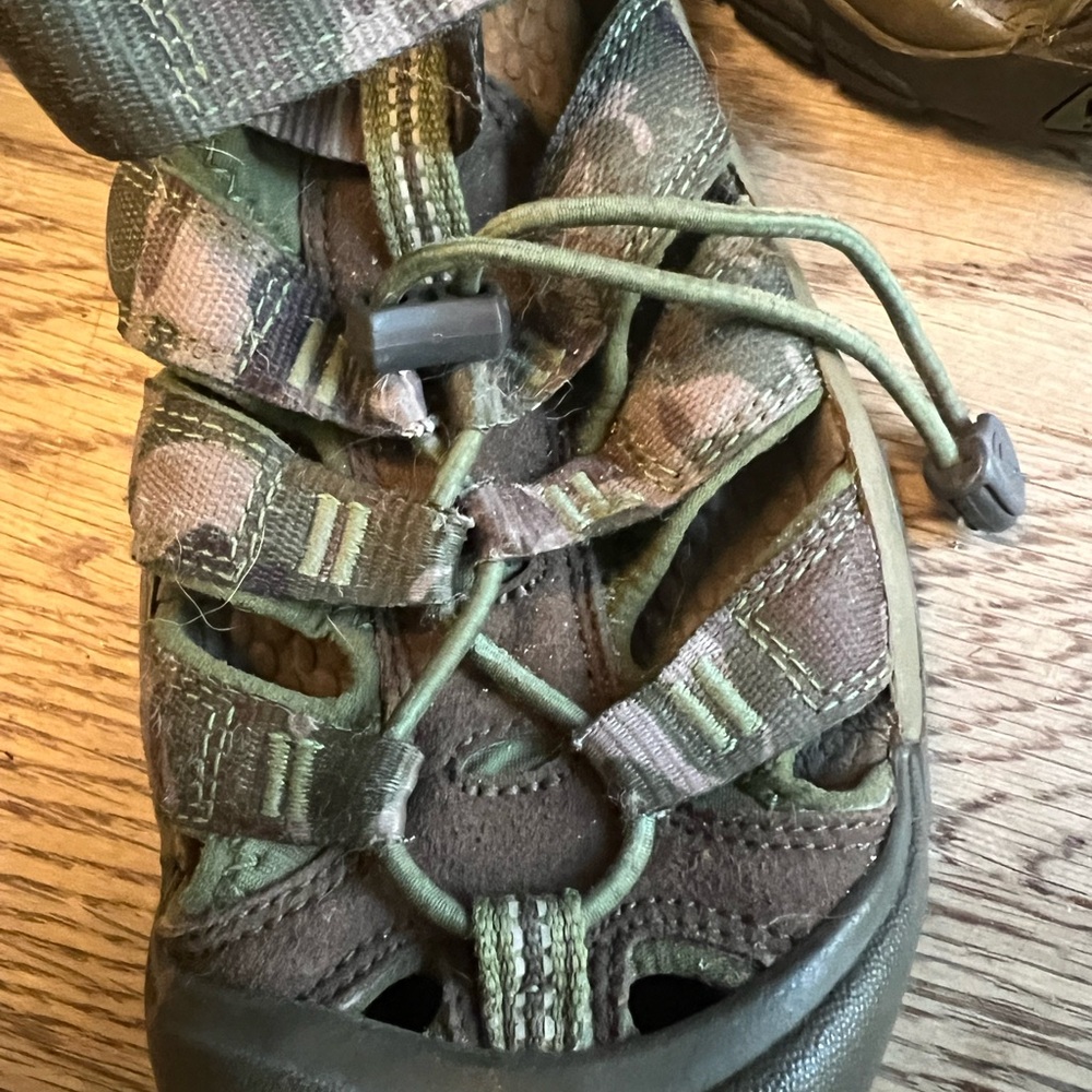 Keen Big Kids Camouflage Outdoor Sandal - Picture 5 of 6